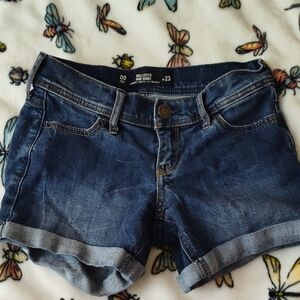 5/$25 SALE Hollister Women's Size 00 Dark Blue Jean Shorts